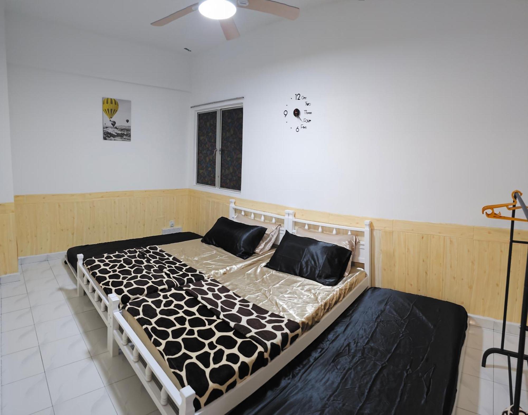 Apartment Mahligai View Near Masjid Shah Alam, Uitm Shah Alam, I-city, Stadium Shah Alam, Sacc, Pkns, Idcc, Msu, 17 Min Kuala Lumpur & Klang, Max 10 People, Free Food, Snooker, Pingpong, Indoor Games, Swimming Pool, Fast Wifi *