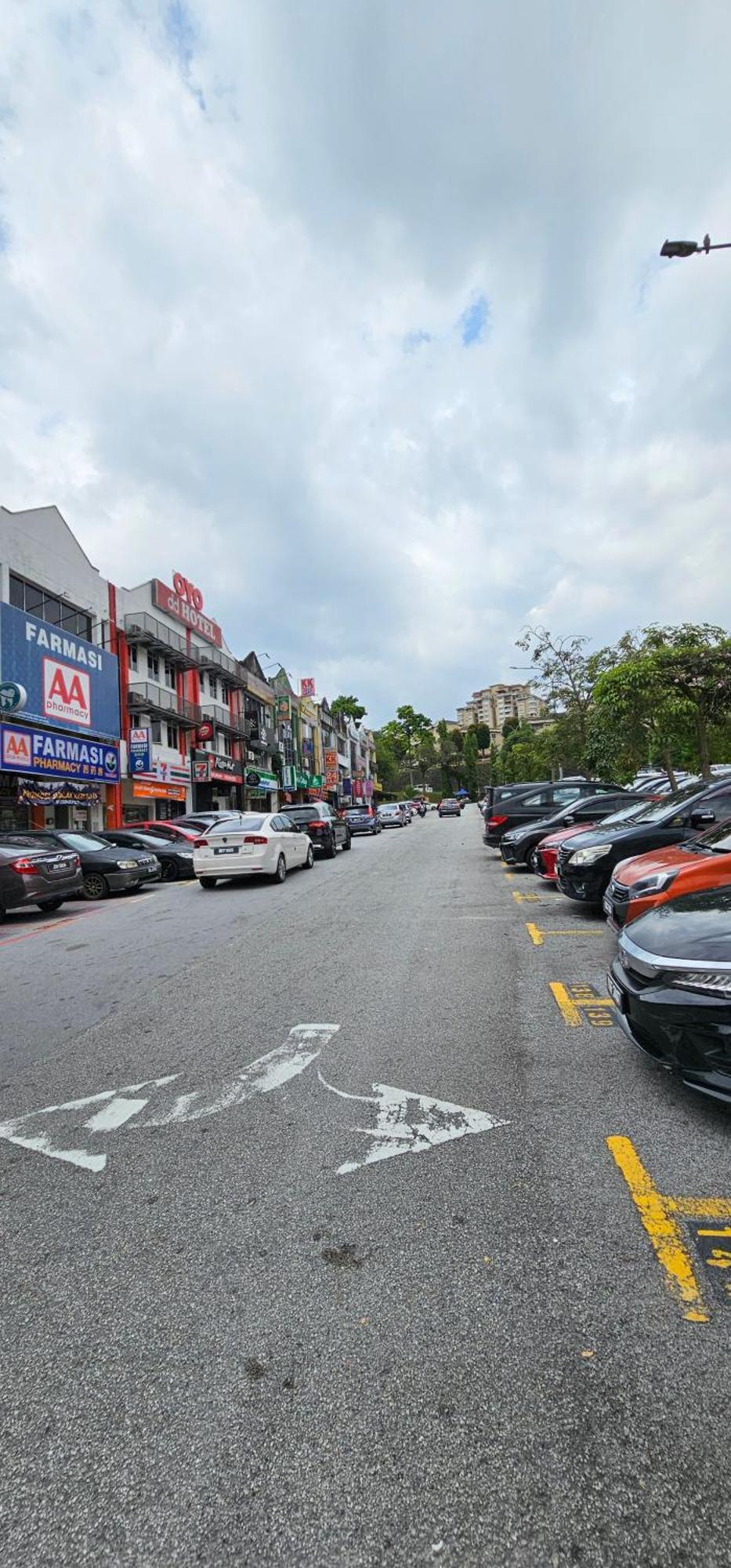 Mahligai View Near Masjid Shah Alam, Uitm Shah Alam, I-city, Stadium Shah Alam, Sacc, Pkns, Idcc, Msu, 17 Min Kuala Lumpur & Klang, Max 10 People, Free Food, Snooker, Pingpong, Indoor Games, Swimming Pool, Fast Wifi