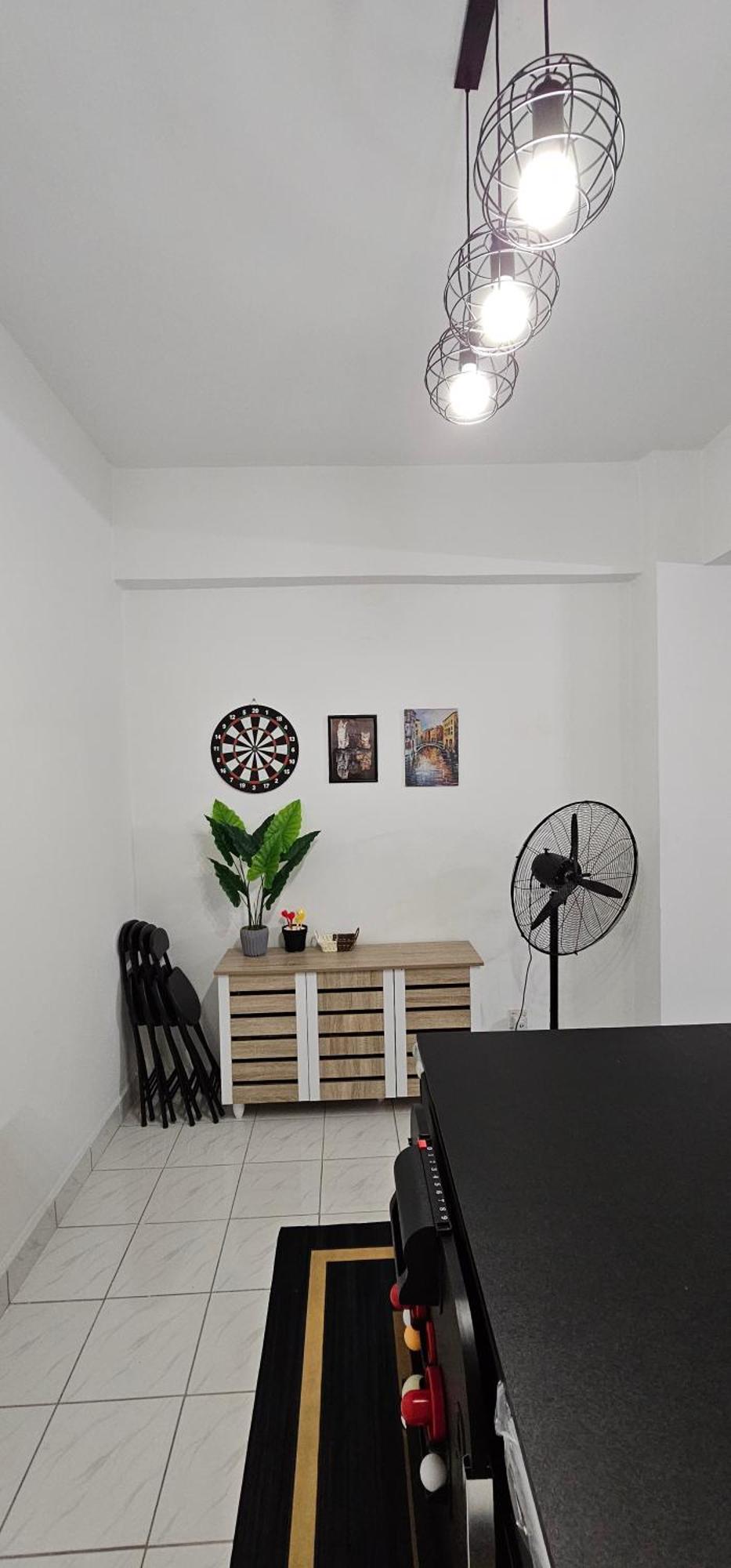 Apartment Mahligai View Near Masjid Shah Alam, Uitm Shah Alam, I-city, Stadium Shah Alam, Sacc, Pkns, Idcc, Msu, 17 Min Kuala Lumpur & Klang, Max 10 People, Free Food, Snooker, Pingpong, Indoor Games, Swimming Pool, Fast Wifi Shah Alam
