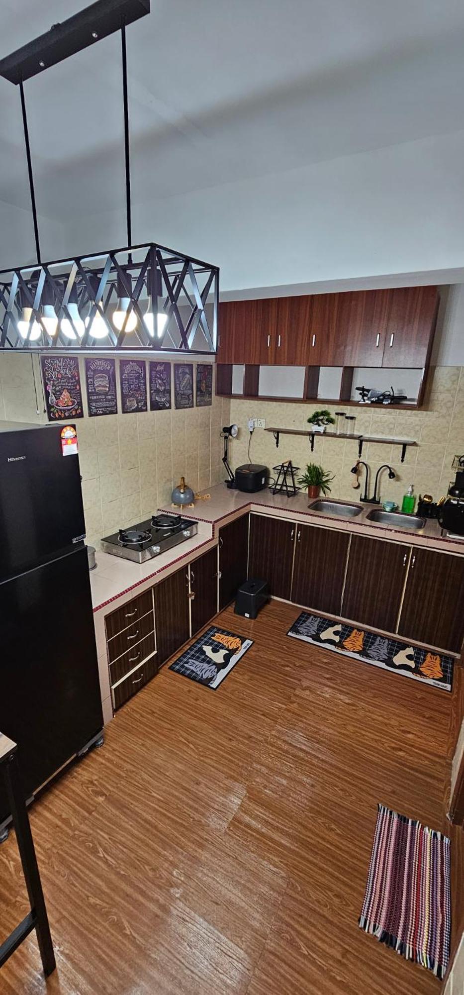 Apartment Mahligai View Near Masjid Shah Alam, Uitm Shah Alam, I-city, Stadium Shah Alam, Sacc, Pkns, Idcc, Msu, 17 Min Kuala Lumpur & Klang, Max 10 People, Free Food, Snooker, Pingpong, Indoor Games, Swimming Pool, Fast Wifi Shah Alam