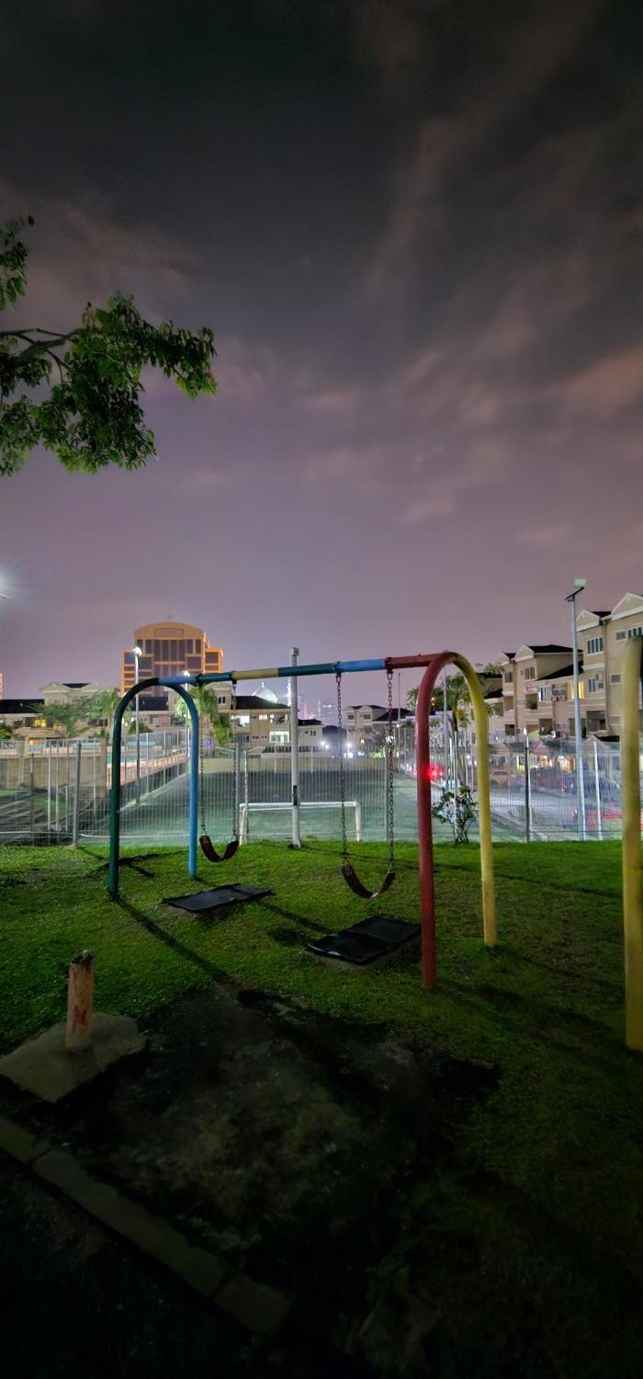Mahligai View Near Masjid Shah Alam, Uitm Shah Alam, I-city, Stadium Shah Alam, Sacc, Pkns, Idcc, Msu, 17 Min Kuala Lumpur & Klang, Max 10 People, Free Food, Snooker, Pingpong, Indoor Games, Swimming Pool, Fast Wifi Apartment *