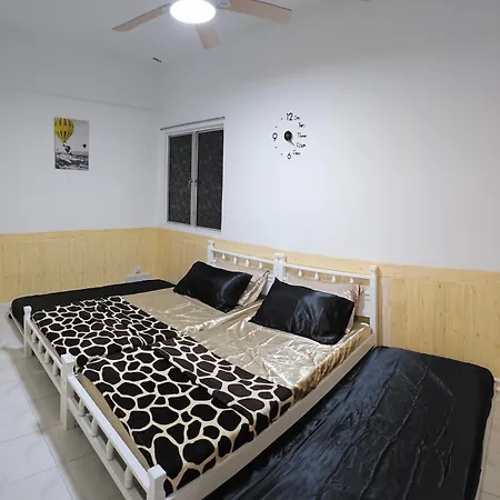 Homestay Mahligai View Near Masjid Shah Alam, Uitm Shah Alam, I-City, Stadium Shah Alam, Sacc, Pkns, Idcc, Msu, 17 Min Kuala Lumpur & Klang, Max 10 People, Free Food, Snooker, Pingpong, Indoor Games, Swimming Pool, Fast Wifi Exterior photo