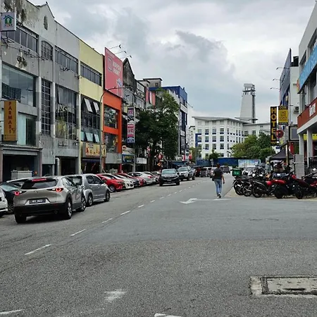Homestay Mahligai View Near Masjid Shah Alam, Uitm Shah Alam, I-City, Stadium Shah Alam, Sacc, Pkns, Idcc, Msu, 17 Min Kuala Lumpur & Klang, Max 10 People, Free Food, Snooker, Pingpong, Indoor Games, Swimming Pool, Fast Wifi Exterior photo