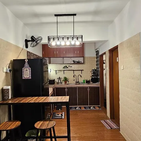 Homestay Mahligai View Near Masjid Shah Alam, Uitm Shah Alam, I-City, Stadium Shah Alam, Sacc, Pkns, Idcc, Msu, 17 Min Kuala Lumpur & Klang, Max 10 People, Free Food, Snooker, Pingpong, Indoor Games, Swimming Pool, Fast Wifi Exterior photo