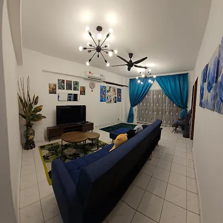 Homestay Mahligai View Near Masjid Shah Alam, Uitm Shah Alam, I-City, Stadium Shah Alam, Sacc, Pkns, Idcc, Msu, 17 Min Kuala Lumpur & Klang, Max 10 People, Free Food, Snooker, Pingpong, Indoor Games, Swimming Pool, Fast Wifi Exterior photo